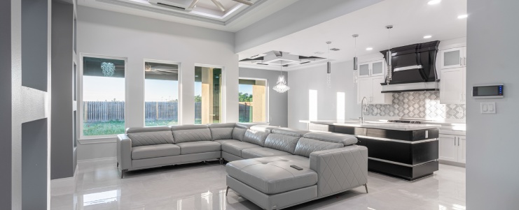 Luxury living room at McAllen: Treviño custom homes